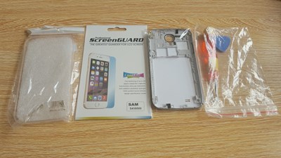 我的 S4 SCH-I959 换中壳 后盖了  O(∩_∩)O哈哈~ 上图