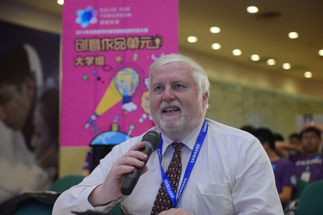 “歪果仁”也来探知未来？