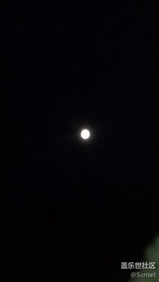 只有夜空足够黑暗，才能清楚的看见月亮！