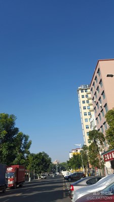 深圳罕见的蓝天白云