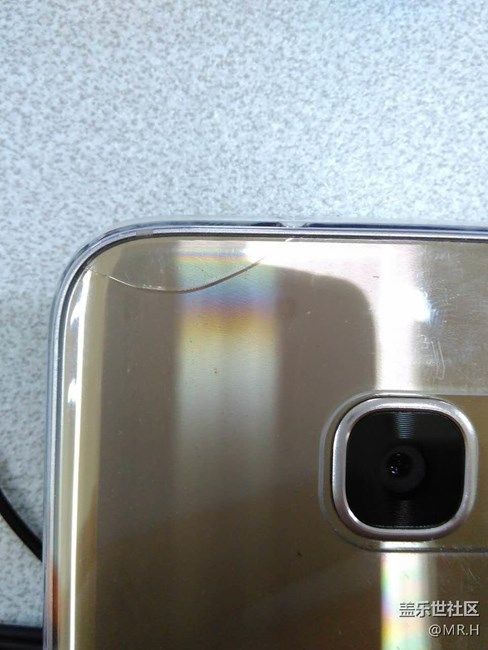 当天入手,当天后盖碎了! - 盖乐世社区 - 三星手