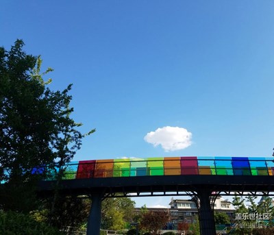 蓝天，白云，还有彩虹桥