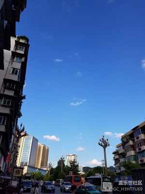 好蓝的天，好美