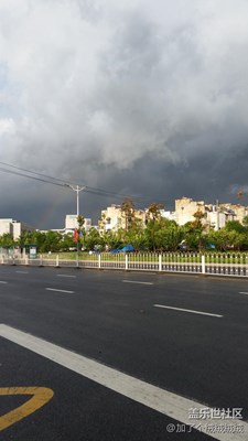 雷雨天随手一拍啦(^_-)