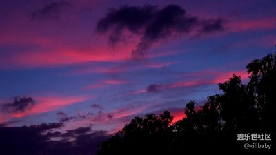 今天的火烧云也很漂亮