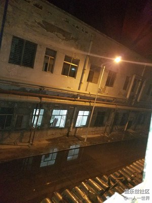 车间外边的夜景