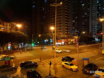 台风施虐后夜景