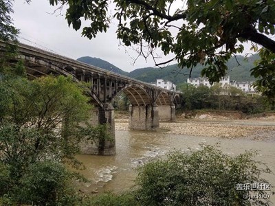 河边