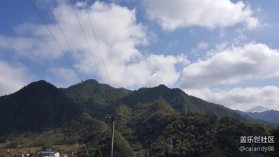 宁静的小山村