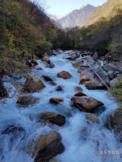 东拉山大峡谷