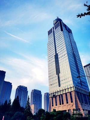 建筑与蓝天，城市之美