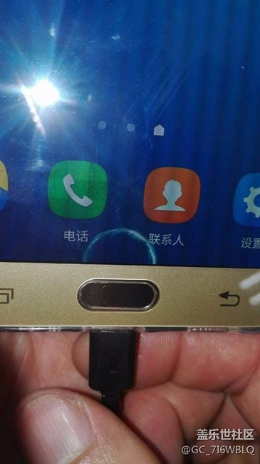求专业回答。屏幕有波纹