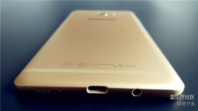 三星C系列是否称得上旗舰？三星首款6GB RAM C9 Prp给你答案