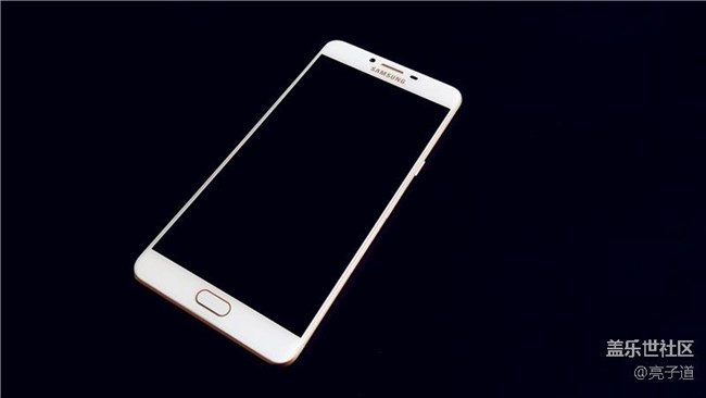 三星C系列是否称得上旗舰？三星首款6GB RAM C9 Prp给你答案