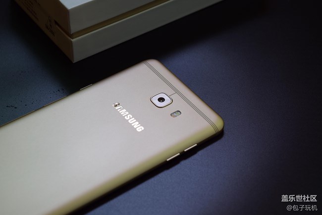 内外兼修的轻旗舰 三星Galaxy C9 Pro体验