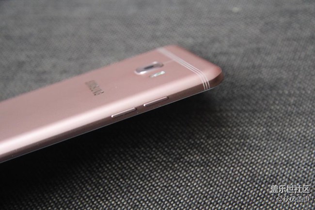 【享乐体验团】三星C9PRO 金属机身外观时尚