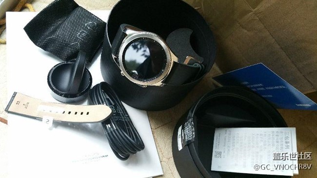 【用科技智造时间】三星Gear  S3