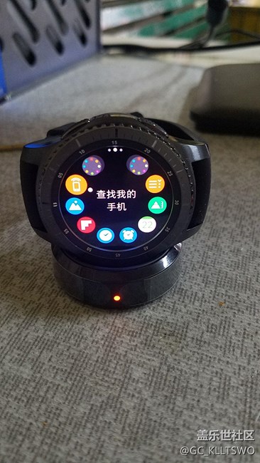 【用科技智造时间】激动中，Gear s3到手。