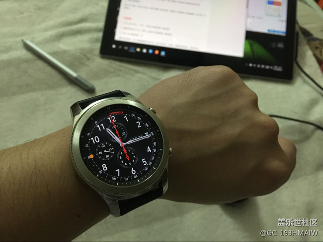 【用科技智造时间】Gear S3 经典终于到了，开心。