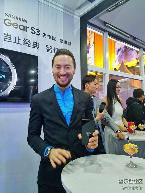 这个圣诞去王府井和Gear S3亲密接触