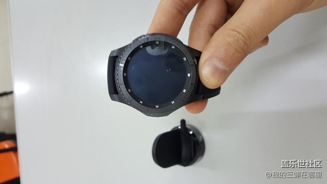 今天收到了盼望已久的Gear S3手表！请高手来解答我的疑惑！