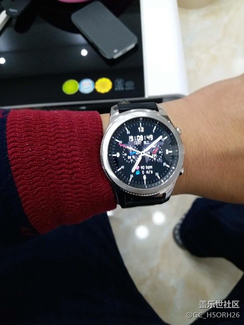 【用科技智造时间】三星gear s3你还让别的手表怎么卖？