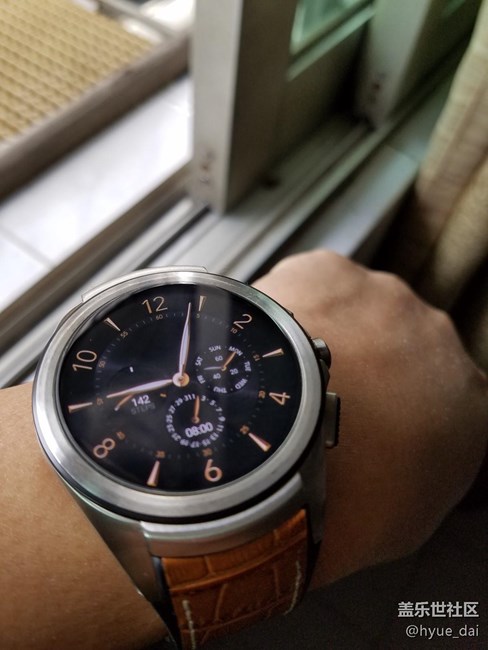 取消了S3的单，入了个二手的LG W200