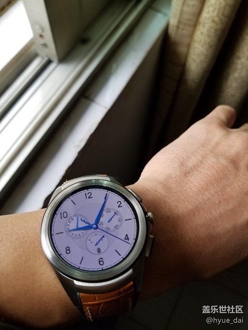 取消了S3的单，入了个二手的LG W200