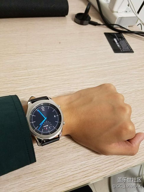 【用科技智造时间】当S7 Edge配上Gear S3