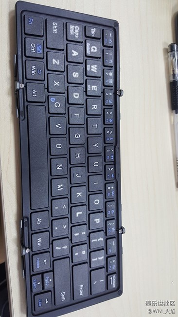 蓝牙键盘到了，感觉不错
