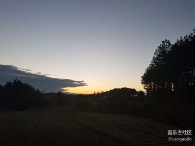 大山里的傍晚。