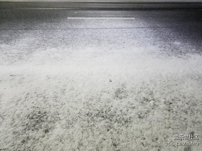 突然下起了雪