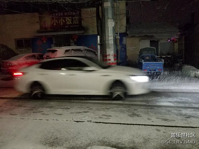 突然下起了雪
