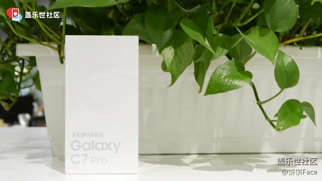 三星盖乐世 C7 Pro枫叶金图赏 延续经典完善细节配置