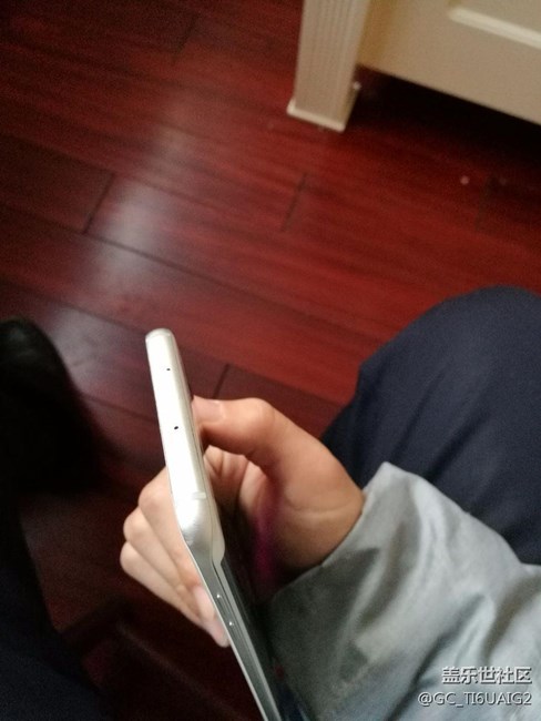 你们的屏幕红线都解决了吗？