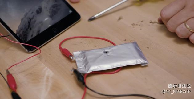 新型固态防爆电池 简直是三星Note7的救星