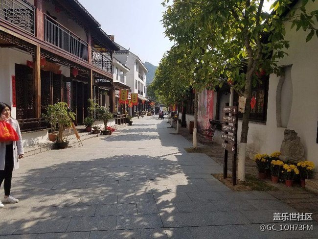 去到哪里拍到哪里，耶耶……