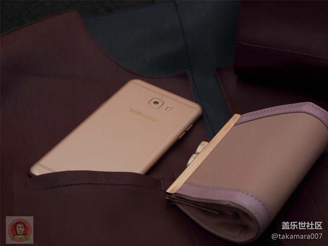 三星Galaxy C7 Pro 开箱上手图集 三星Galaxy C7 Pro 开箱上手图集