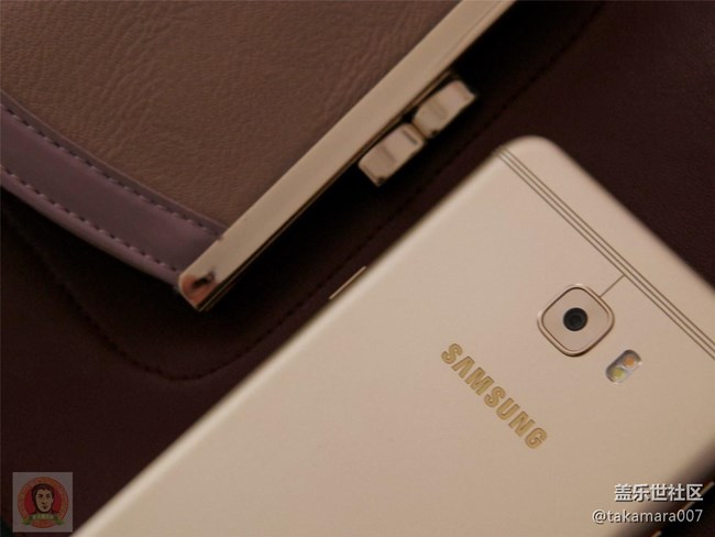 三星Galaxy C7 Pro 开箱上手图集 三星Galaxy C7 Pro 开箱上手图集