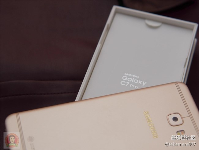 三星Galaxy C7 Pro 开箱上手图集 三星Galaxy C7 Pro 开箱上手图集