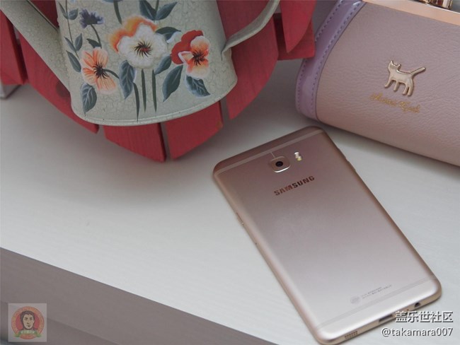 三星Galaxy C7 Pro 开箱上手图集 三星Galaxy C7 Pro 开箱上手图集