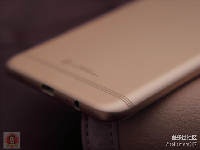 三星Galaxy C7 Pro 开箱上手图集 三星Galaxy C7 Pro 开箱上手图集