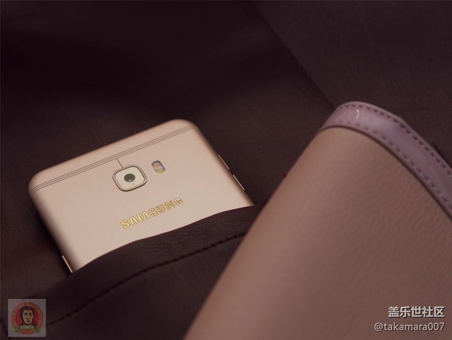 三星Galaxy C7 Pro 开箱上手图集 三星Galaxy C7 Pro 开箱上手图集