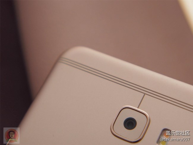 三星Galaxy C7 Pro 开箱上手图集 三星Galaxy C7 Pro 开箱上手图集