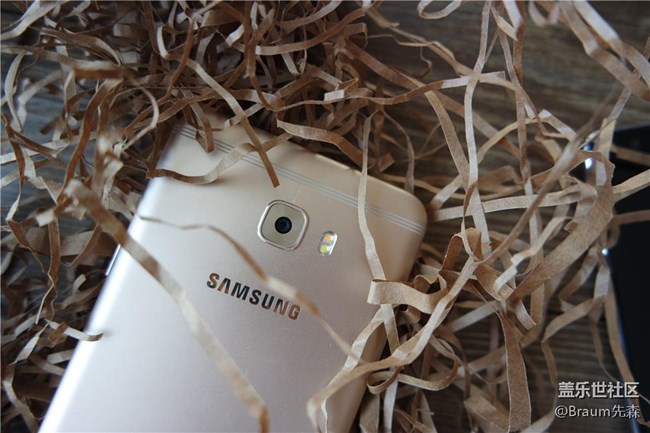 “刚刚好”之余的意外惊喜 三星C7 Pro上手轻体验