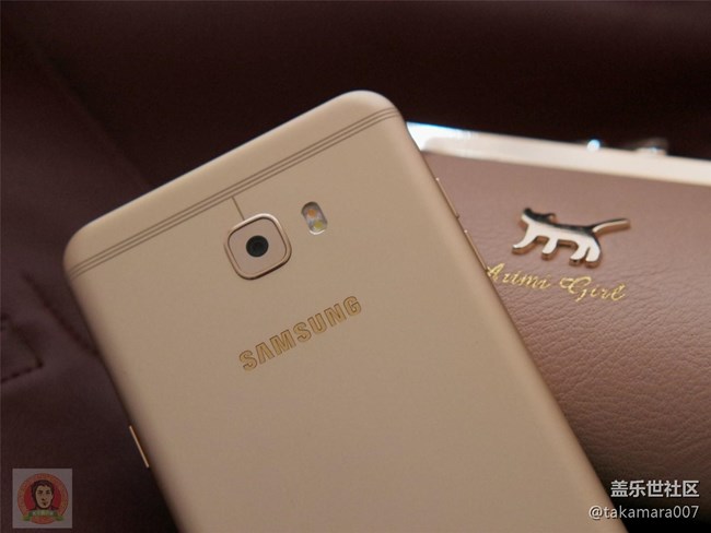 三星Galaxy C7 Pro 开箱上手图集 三星Galaxy C7 Pro 开箱上手图集