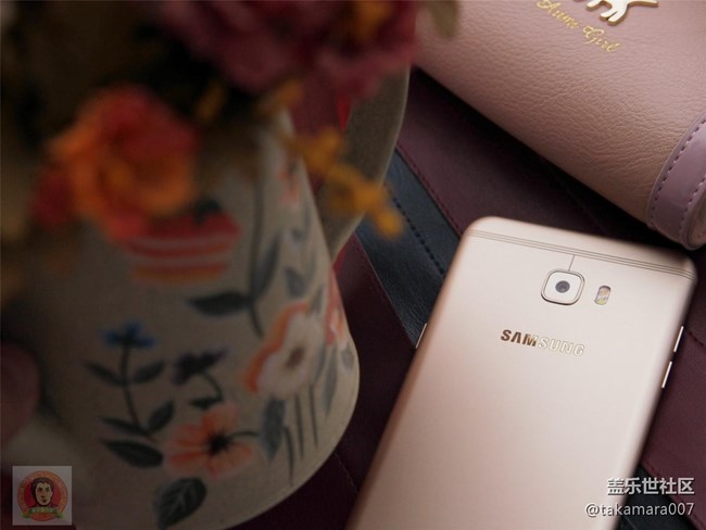 三星Galaxy C7 Pro 开箱上手图集 三星Galaxy C7 Pro 开箱上手图集