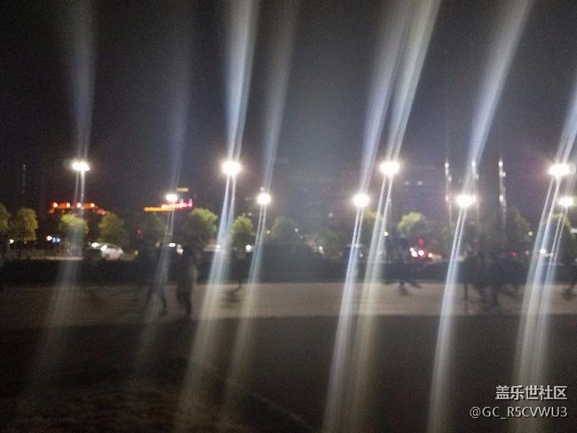 兄弟们帮忙看看是不是京东给我发的货有问题啊？