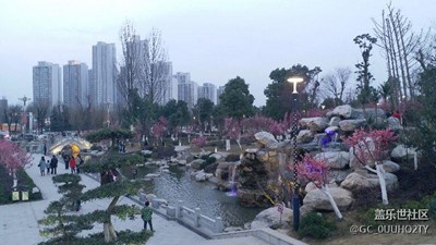 春天到了朋友们出来走走