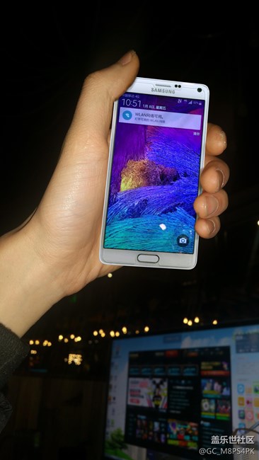 看帅哥 这样是不是要挨打